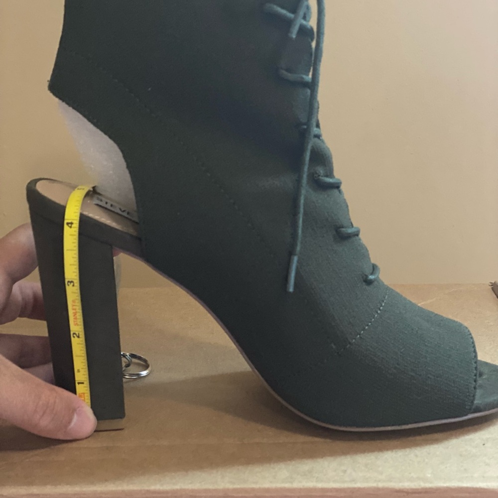 Steve Madden Heel Booties- Green, Size 8.5 - Picture 3 of 4